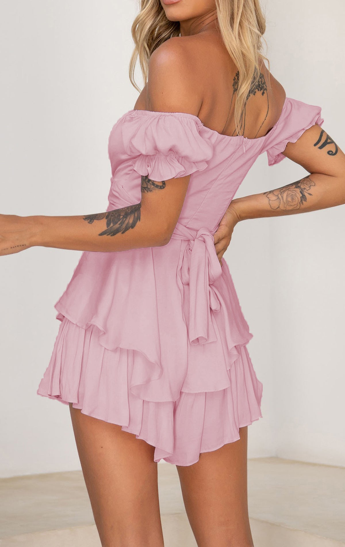 Ein-Schulter-Kurzarm-Jumpsuit
