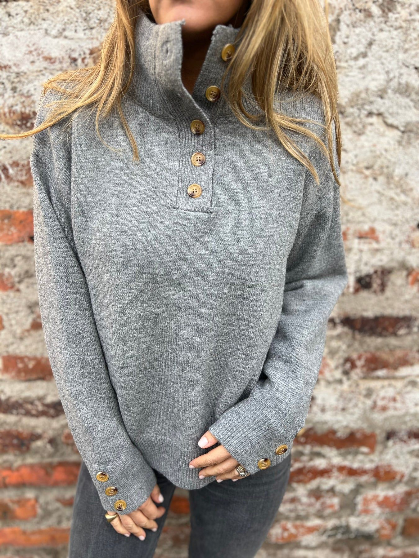 SOLDES D'HIVER 2025 🔥 Sweat-shirt femme col montant à boutons fantaisie