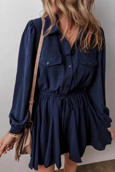 Kleid mit Kordelzug, halber Knopfleiste und langen Ärmeln