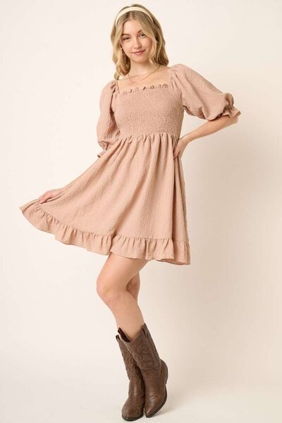 Mittoshop gesmoktes Kleid mit Rüschensaum und halben Ärmeln