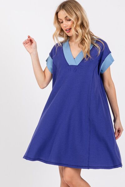 Ces Femme V-Ausschnitt Kurzarmkleid mit Kontrastbesatz