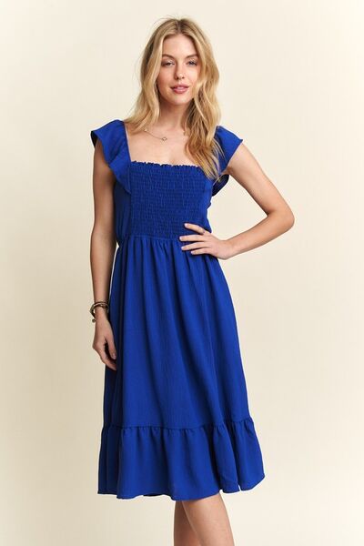 Robe à manches courtes volantées et encolure carrée smockée Adora